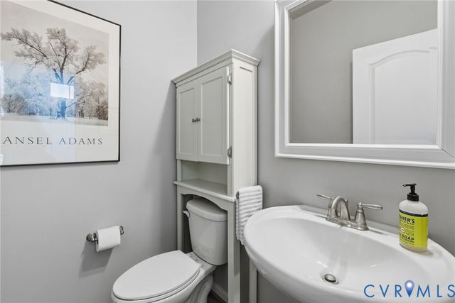16817 Gossamer Dr, Moseley, VA 23120