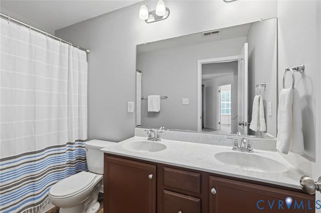 16817 Gossamer Dr, Moseley, VA 23120
