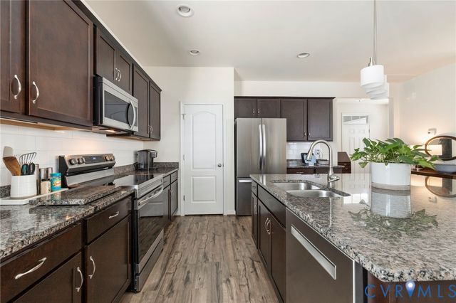 16817 Gossamer Dr, Moseley, VA 23120