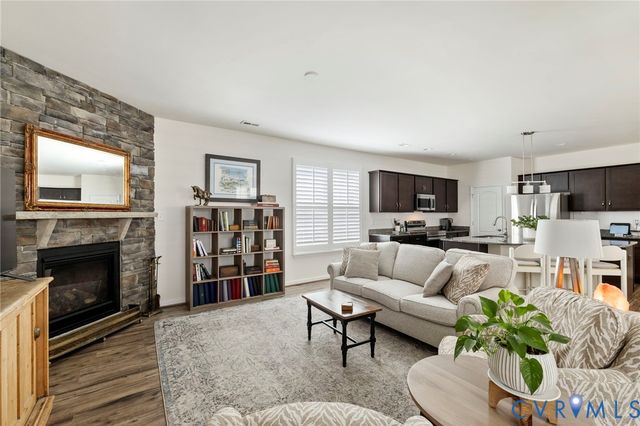 16817 Gossamer Dr, Moseley, VA 23120