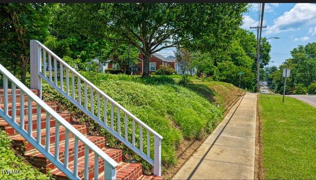 515 West Main Street, Rogersville, TN 37857