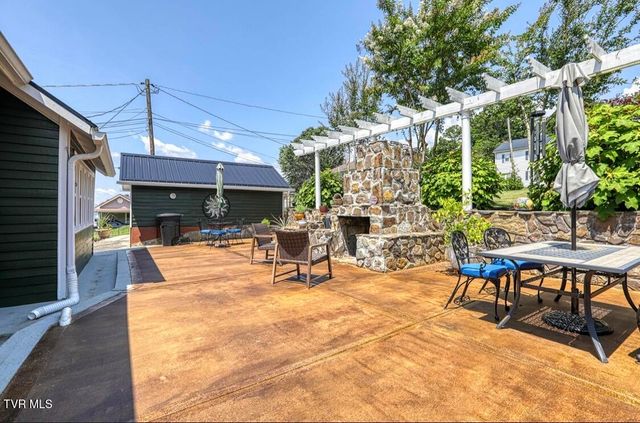 515 West Main Street, Rogersville, TN 37857