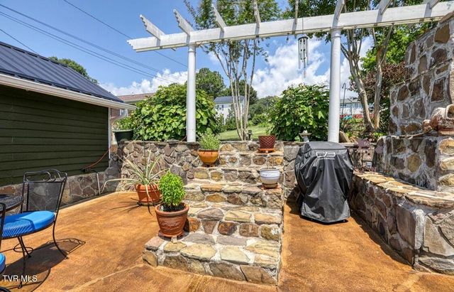 515 West Main Street, Rogersville, TN 37857