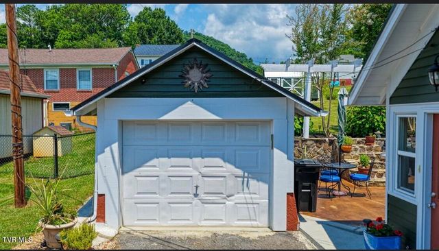 515 West Main Street, Rogersville, TN 37857
