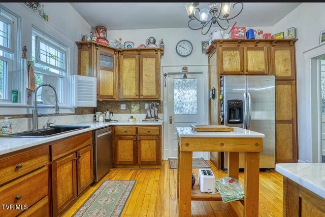 515 West Main Street, Rogersville, TN 37857
