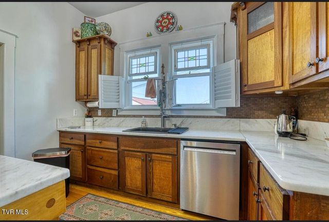 515 West Main Street, Rogersville, TN 37857