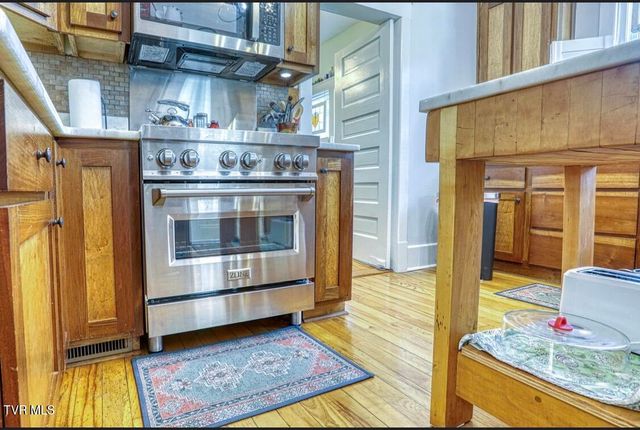 515 West Main Street, Rogersville, TN 37857