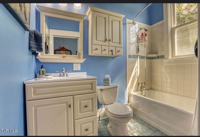 515 West Main Street, Rogersville, TN 37857