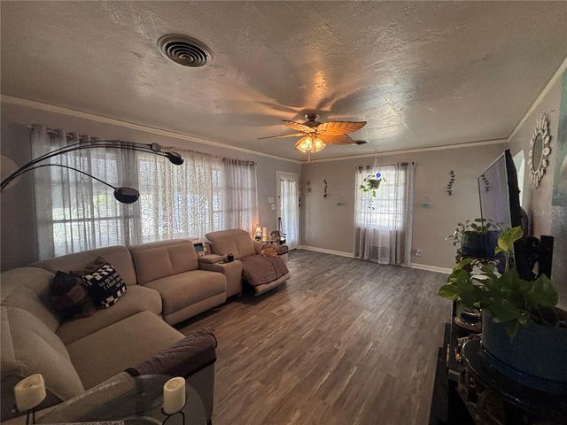 262 WALTER AVENUE, Frostproof, FL 33843
