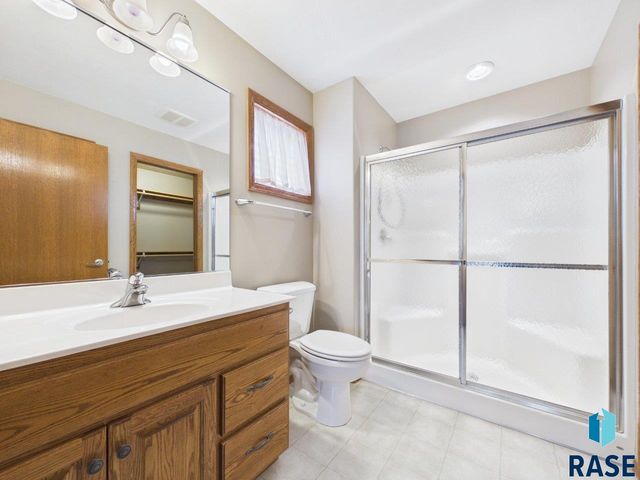 3418 S Harmony Dr Drive, Sioux Falls, SD 57110