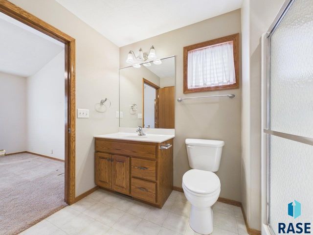 3418 S Harmony Dr Drive, Sioux Falls, SD 57110