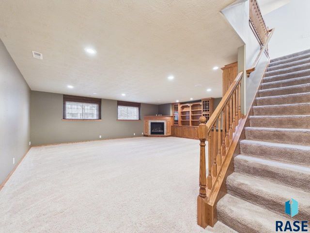 3418 S Harmony Dr Drive, Sioux Falls, SD 57110