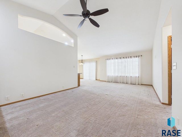 3418 S Harmony Dr Drive, Sioux Falls, SD 57110