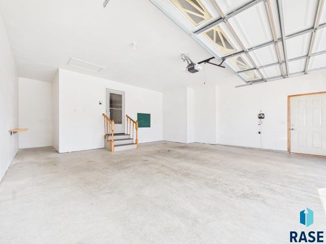 3418 S Harmony Dr Drive, Sioux Falls, SD 57110