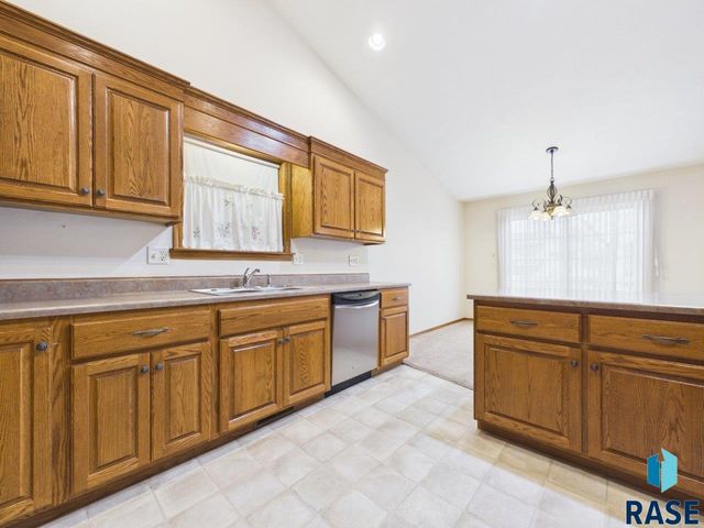 3418 S Harmony Dr Drive, Sioux Falls, SD 57110