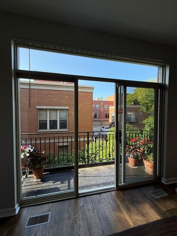 1333 N Burling Street B, Chicago, IL 60610