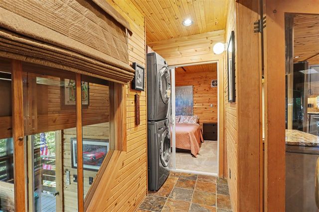 20 Crescent Hill, Grand Haven, MI 49417