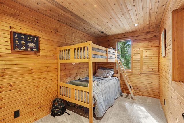 20 Crescent Hill, Grand Haven, MI 49417