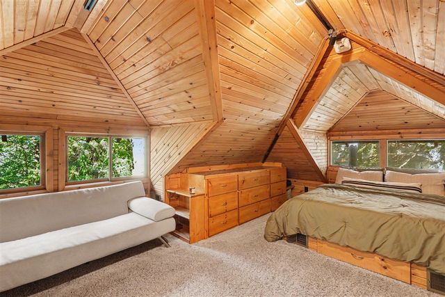 20 Crescent Hill, Grand Haven, MI 49417