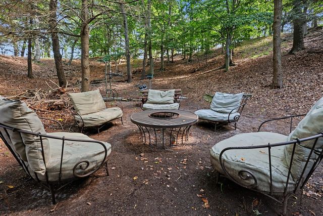 20 Crescent Hill, Grand Haven, MI 49417