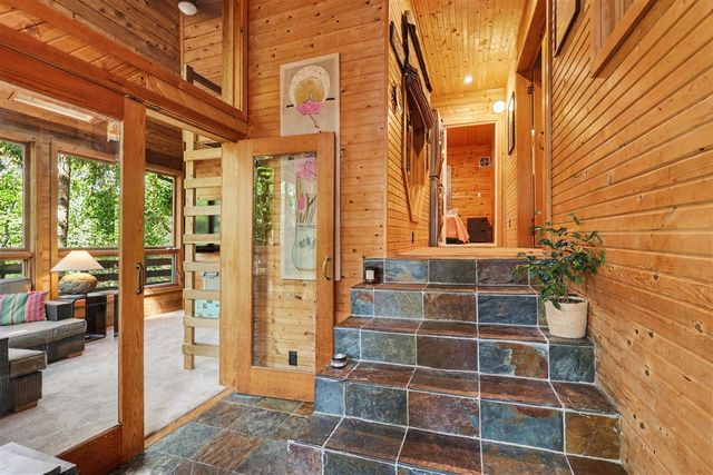 20 Crescent Hill, Grand Haven, MI 49417