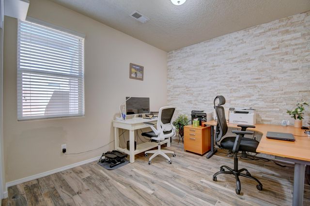 412 Landing Trail NE, Rio Rancho, NM 87124