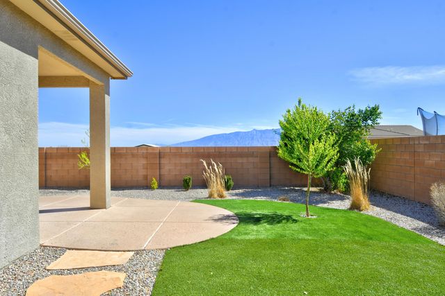 412 Landing Trail NE, Rio Rancho, NM 87124