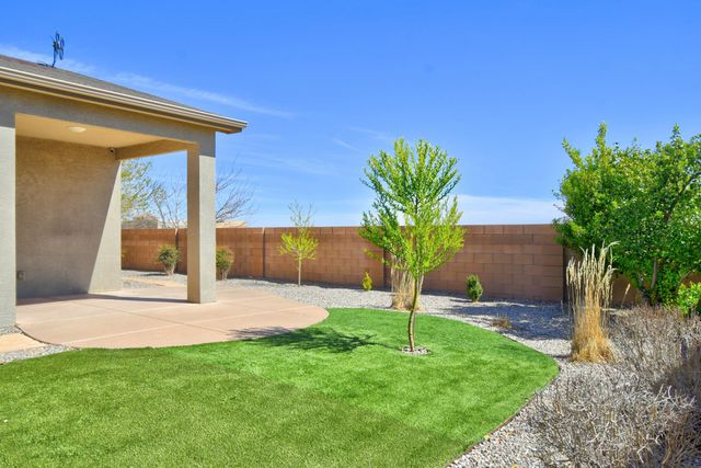 412 Landing Trail NE, Rio Rancho, NM 87124