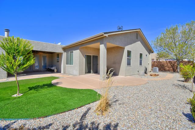 412 Landing Trail NE, Rio Rancho, NM 87124