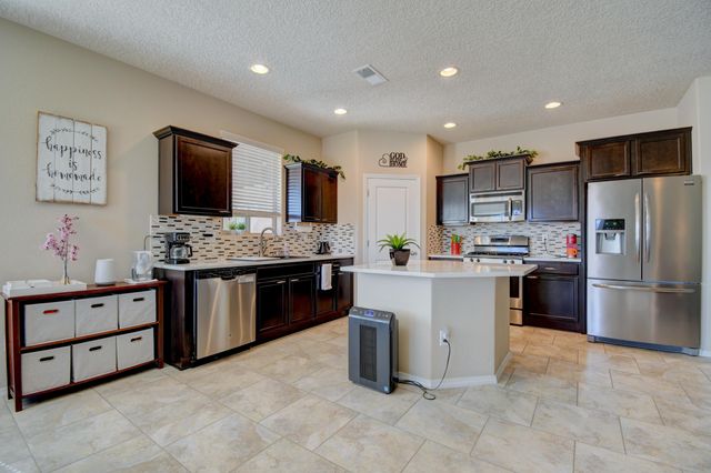 412 Landing Trail NE, Rio Rancho, NM 87124