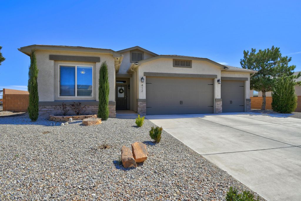 412 Landing Trail NE, Rio Rancho, NM 87124