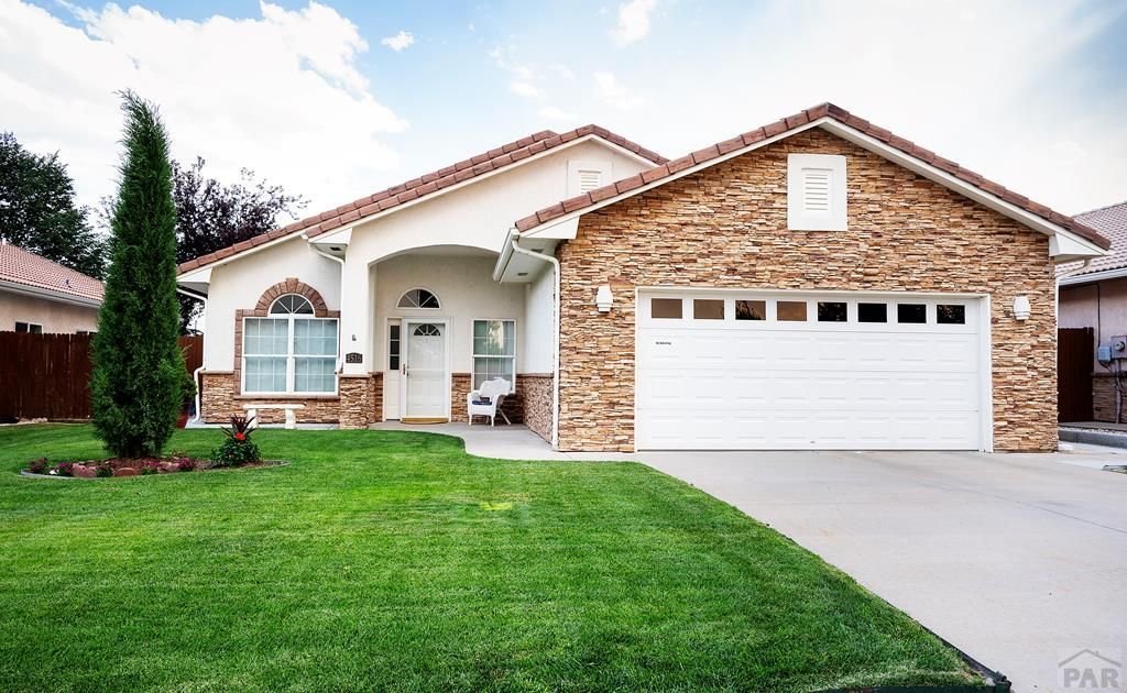 4516 Solar Dr, Pueblo, CO 81005