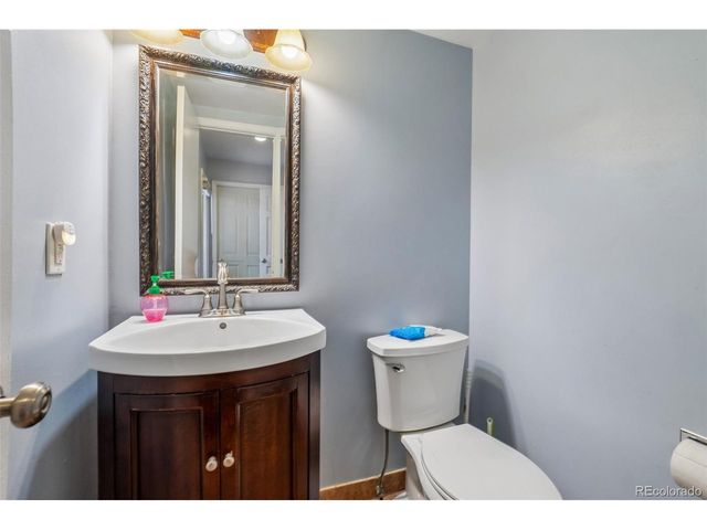 11556 E Amherst Cir N, Aurora, CO 80014