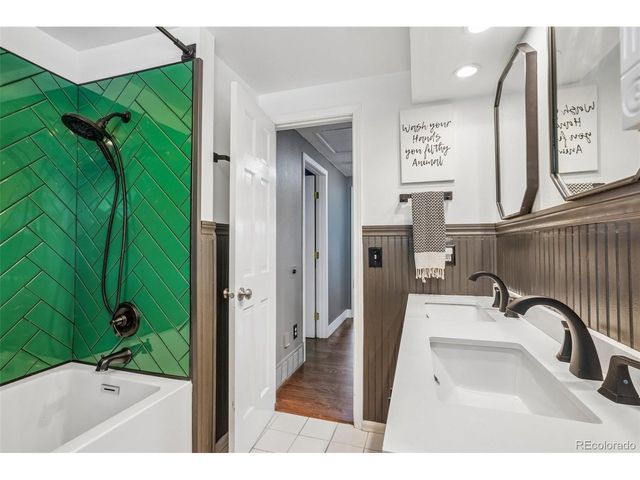 11556 E Amherst Cir N, Aurora, CO 80014