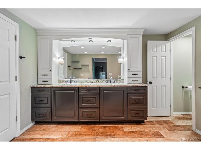 11556 E Amherst Cir N, Aurora, CO 80014