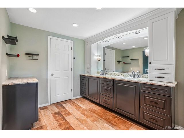 11556 E Amherst Cir N, Aurora, CO 80014