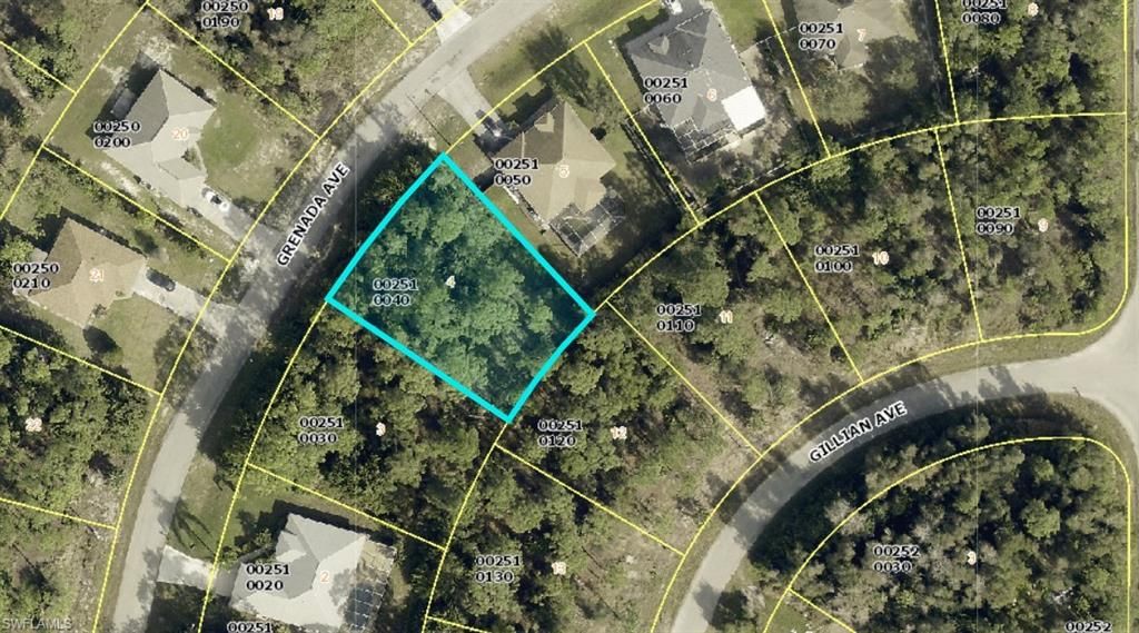811 Grenada AVE, LEHIGH ACRES, FL 33974 — exterior