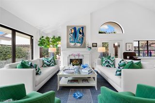 515 Bay Villas LN, Naples, FL 34108