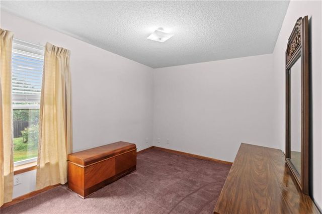 206 E 22nd Terrace, Kearney, MO 64060