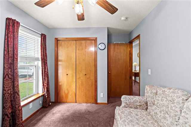 206 E 22nd Terrace, Kearney, MO 64060