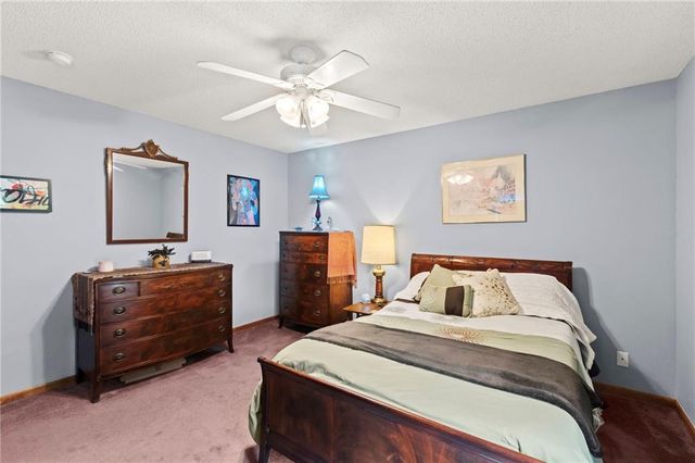 206 E 22nd Terrace, Kearney, MO 64060