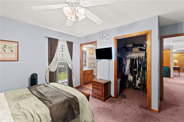 206 E 22nd Terrace, Kearney, MO 64060