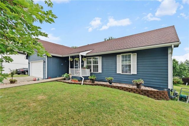 206 E 22nd Terrace, Kearney, MO 64060