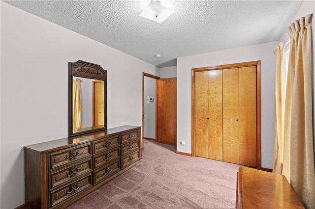 206 E 22nd Terrace, Kearney, MO 64060
