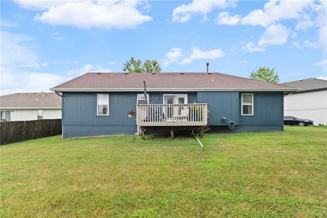 206 E 22nd Terrace, Kearney, MO 64060
