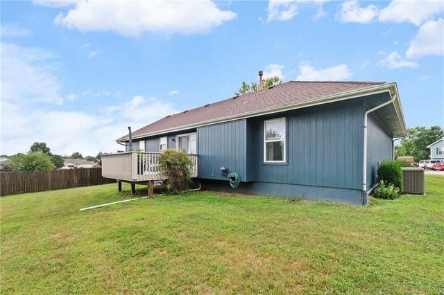 206 E 22nd Terrace, Kearney, MO 64060