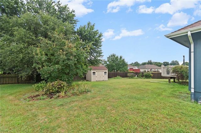 206 E 22nd Terrace, Kearney, MO 64060