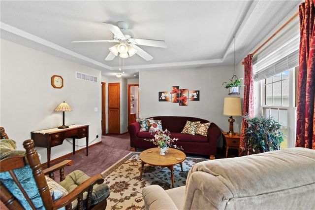 206 E 22nd Terrace, Kearney, MO 64060