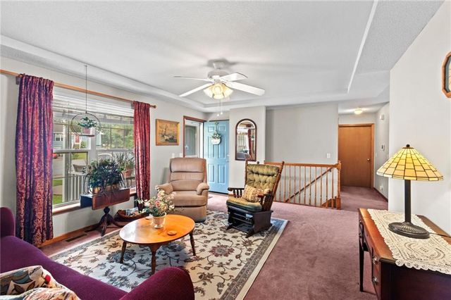 206 E 22nd Terrace, Kearney, MO 64060