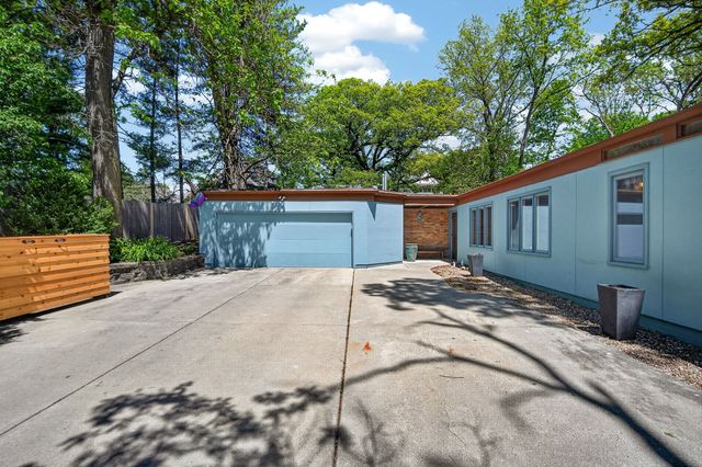2841 Gilmore Avenue, Des Moines, IA 50312